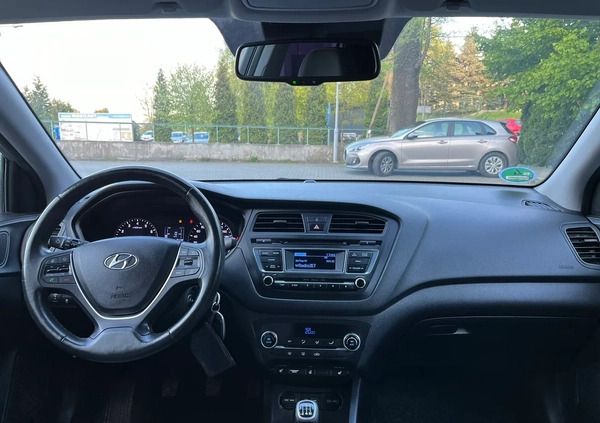 Hyundai i20 cena 35900 przebieg: 131000, rok produkcji 2015 z Stryków małe 497